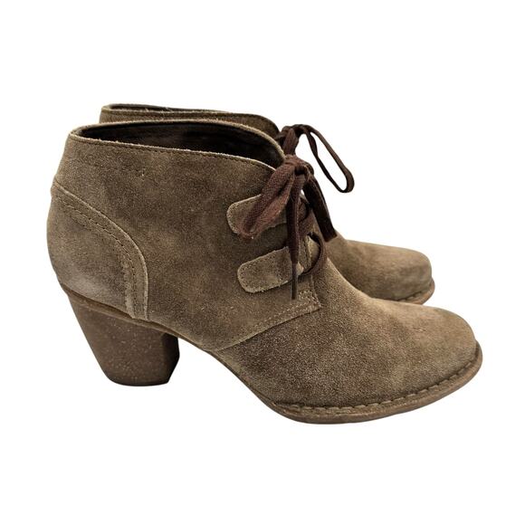 Clarks Carleta Lyon Khaki Suede Leather Lace Up Rubber Heeled Ankle Boots - Picture 4 of 10